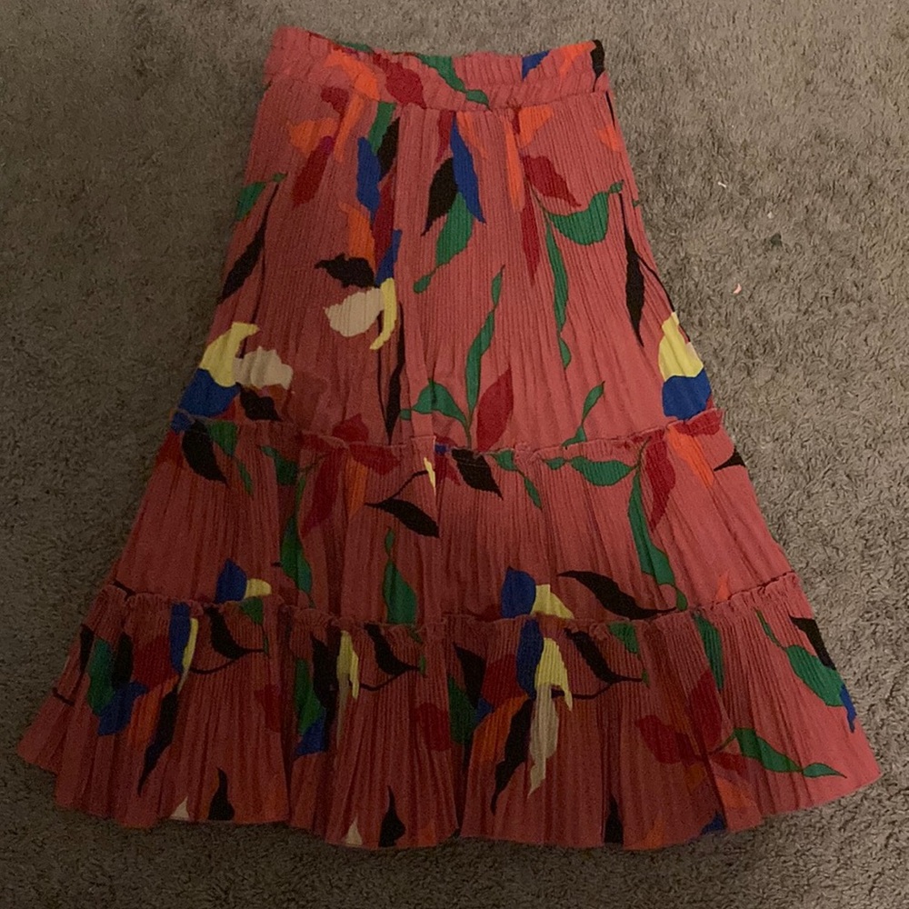 Pink pleated tiered skirt